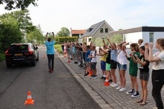 Remwegdemonstratie scholen in Zeeuws-Vlaanderen - stop zwaaien